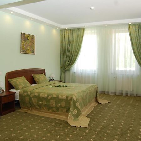 צ'יסינאו Platinum Hotel מראה חיצוני תמונה